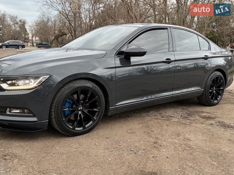Седан Volkswagen Passat 2016 в Одессе