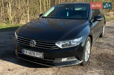 Седан Volkswagen Passat 2015 в Києві
