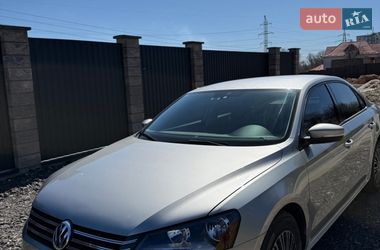 Седан Volkswagen Passat 2013 в Киеве