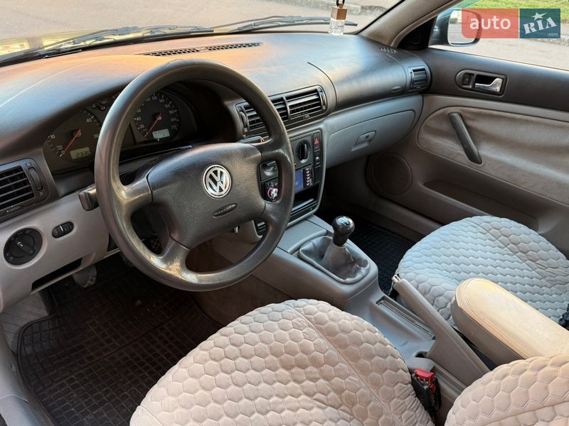Седан Volkswagen Passat 1999 в Одессе