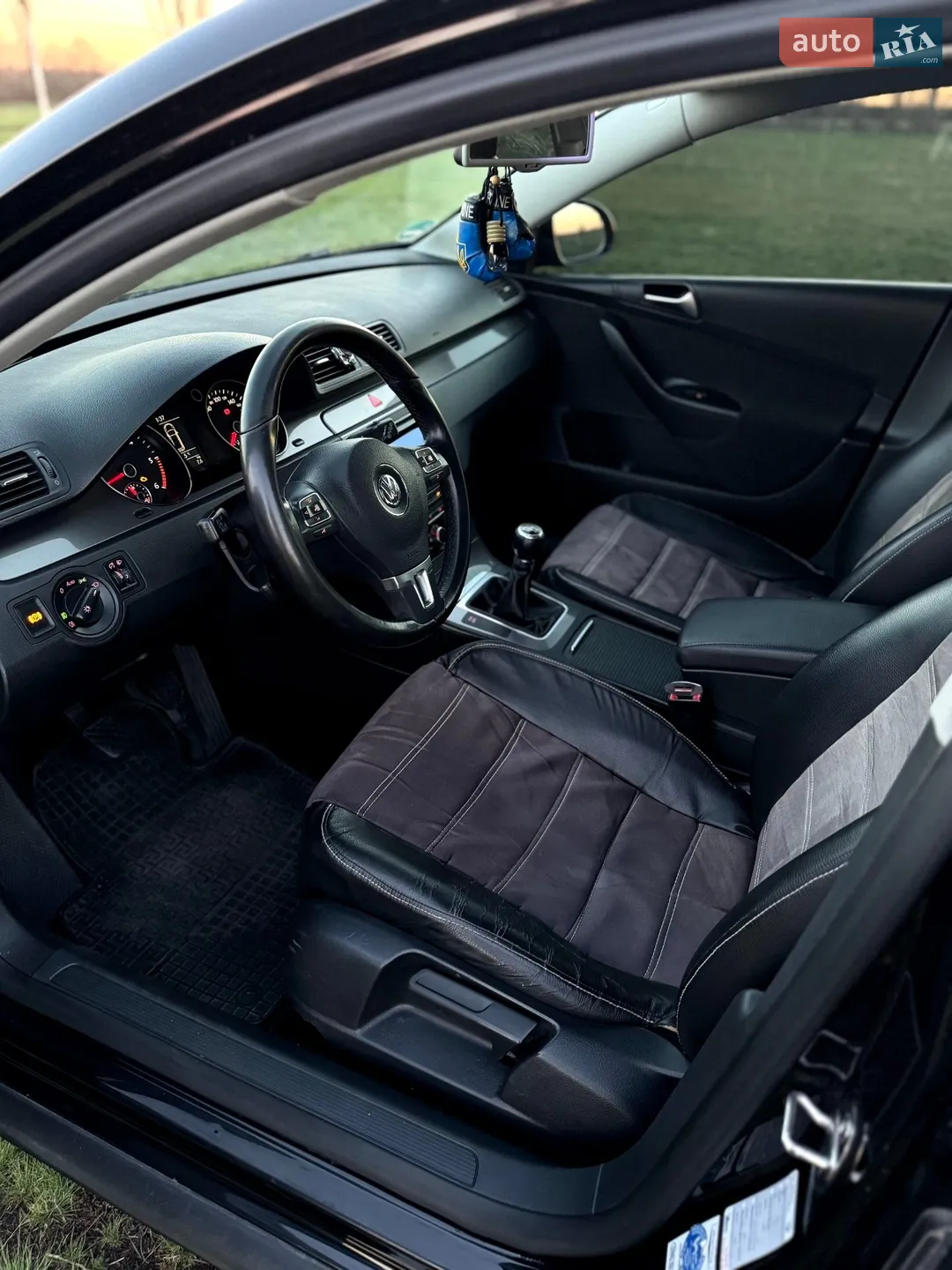 2010 Volkswagen Passat - мініатюра 16