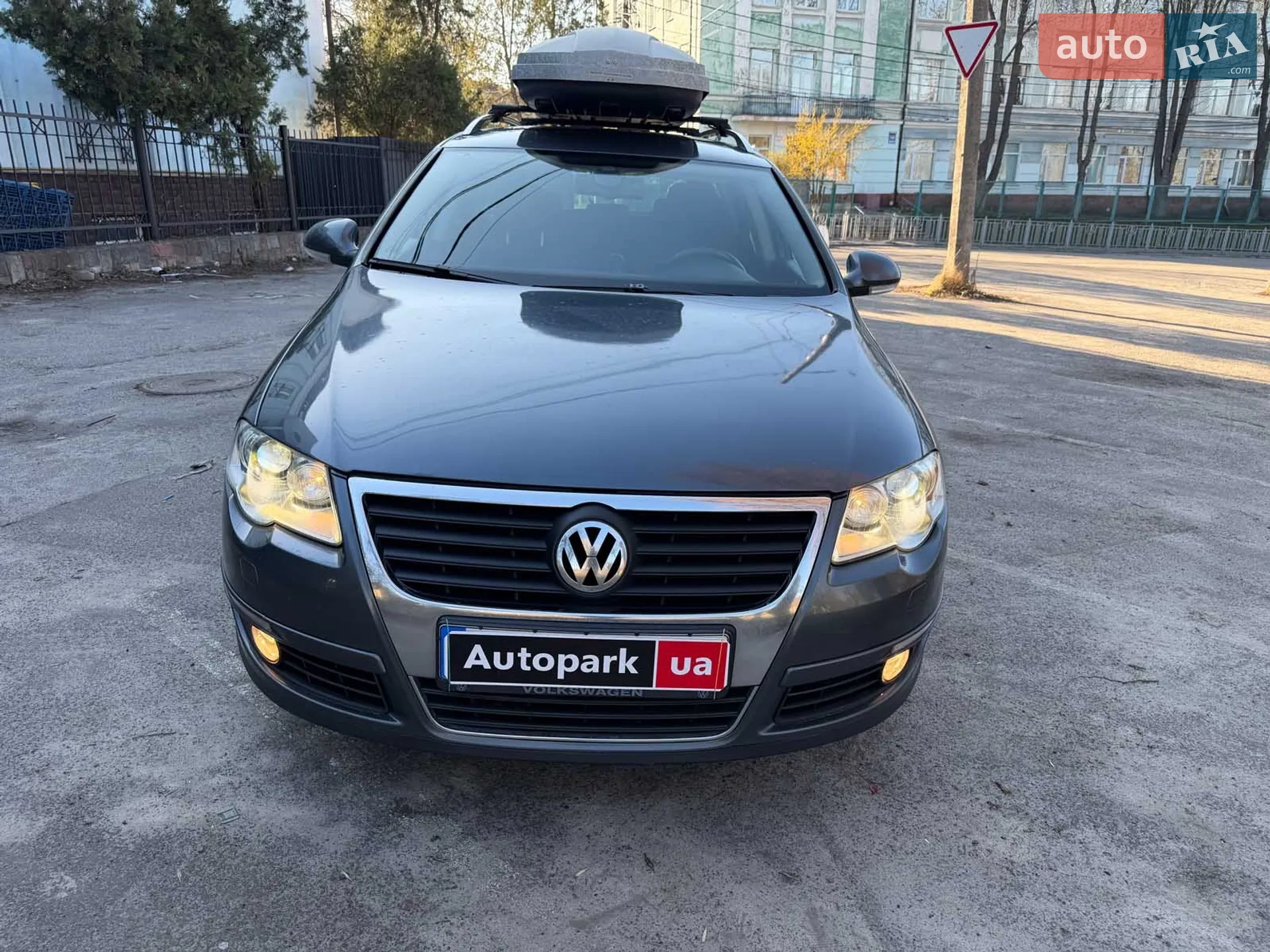 2010 Volkswagen Passat - мініатюра 2