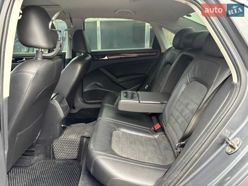 Седан Volkswagen Passat 2012 в Миргороде