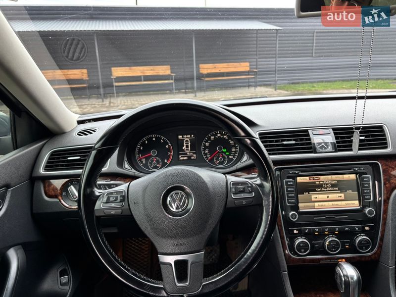 Седан Volkswagen Passat 2012 в Миргороде