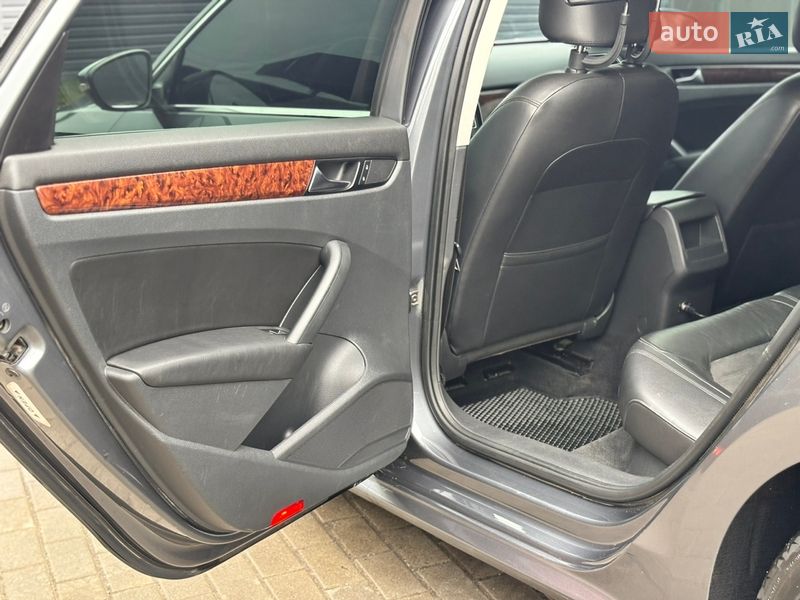 Седан Volkswagen Passat 2012 в Миргороде