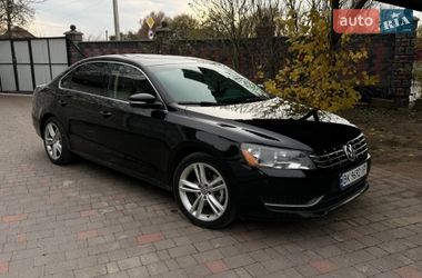 Седан Volkswagen Passat 2014 в Ровно