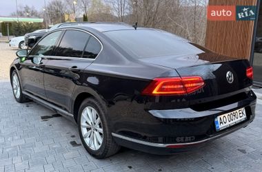Седан Volkswagen Passat 2016 в Ивано-Франковске