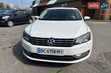 Седан Volkswagen Passat 2013 в Львове