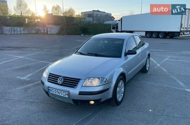 Седан Volkswagen Passat 2001 в Ужгороді