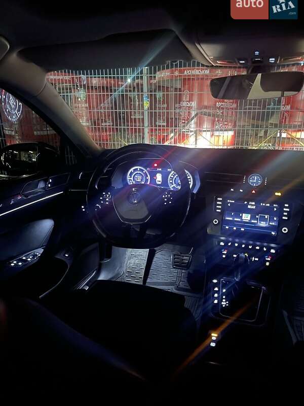 Универсал Volkswagen Passat 2016 в Житомире