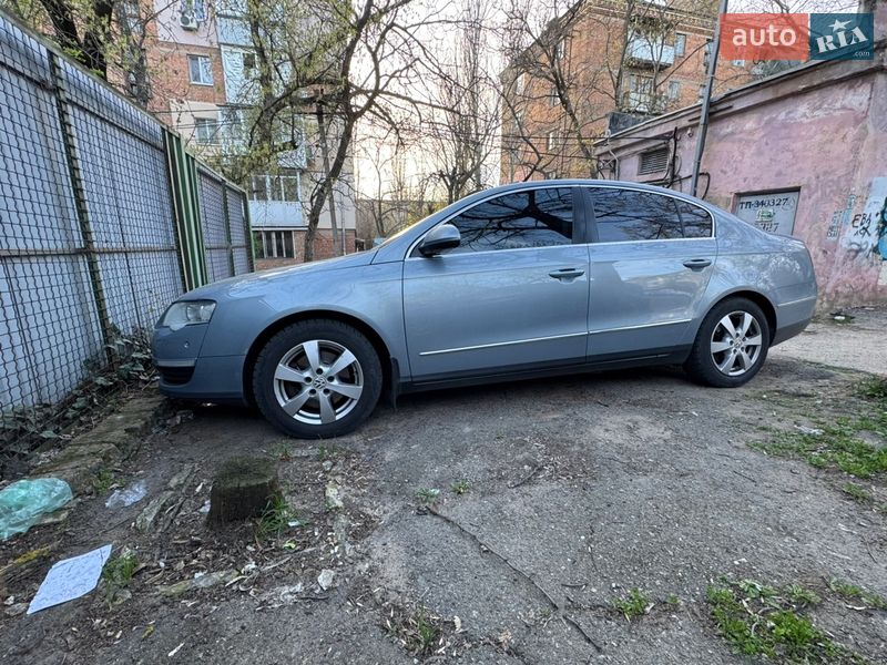 Седан Volkswagen Passat 2010 в Николаеве