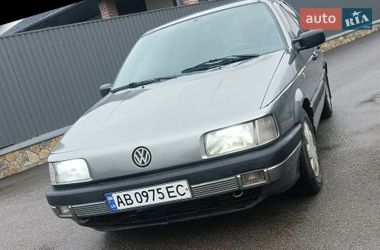 Седан Volkswagen Passat 1988 в Виннице