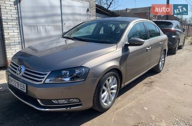 Седан Volkswagen Passat 2011 в Сумах