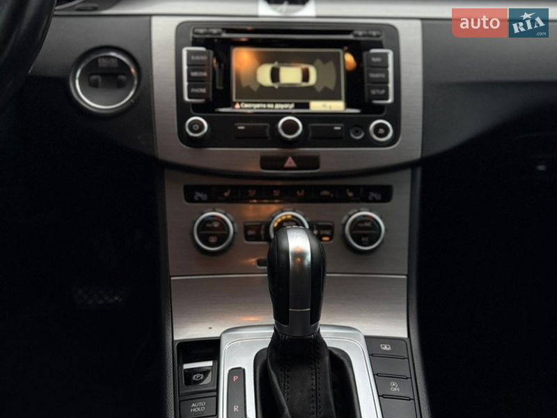 Седан Volkswagen Passat 2014 в Черновцах