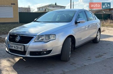 Седан Volkswagen Passat 2006 в Коростене