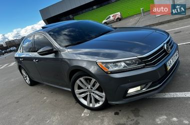 Седан Volkswagen Passat 2018 в Киеве