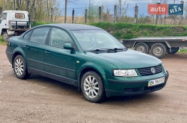Седан Volkswagen Passat 1999 в Кременце