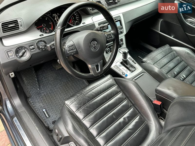 Универсал Volkswagen Passat 2010 в Ровно