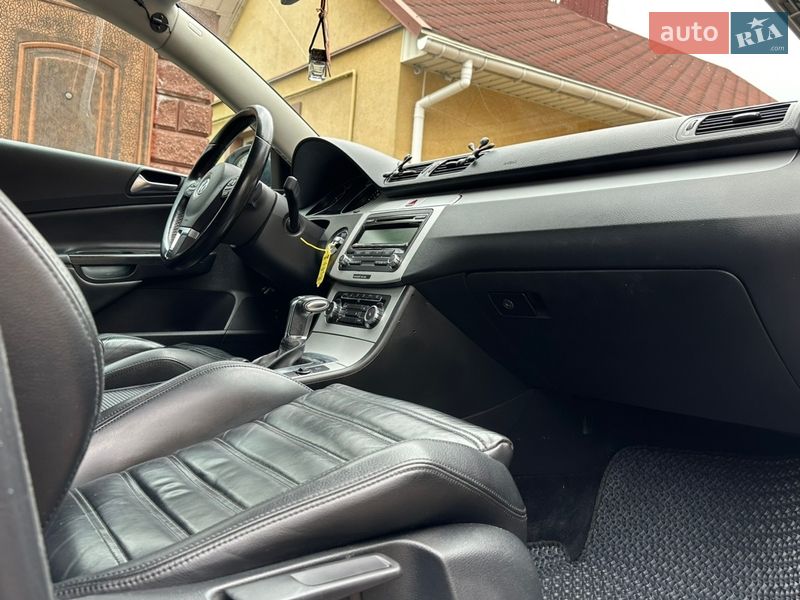 Универсал Volkswagen Passat 2010 в Ровно