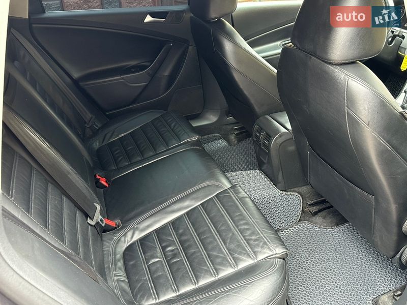 Универсал Volkswagen Passat 2010 в Ровно