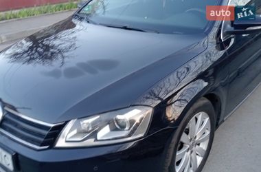 Универсал Volkswagen Passat 2011 в Ровно