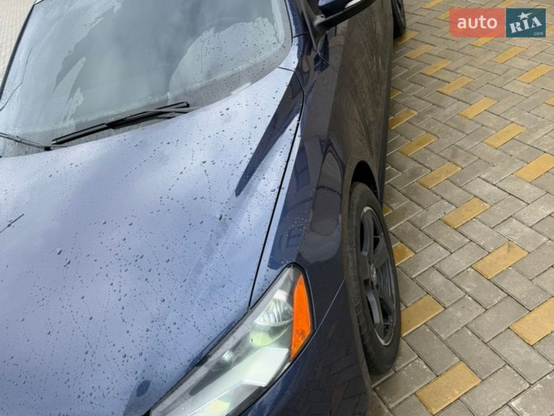 Седан Volkswagen Passat 2012 в Гайсине