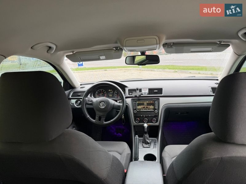 Седан Volkswagen Passat 2012 в Гайсине