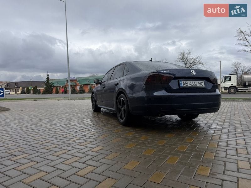 Седан Volkswagen Passat 2012 в Гайсине