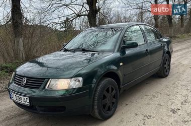 Седан Volkswagen Passat 1999 в Шумске
