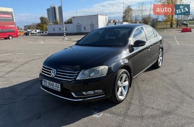 Седан Volkswagen Passat 2012 в Киеве