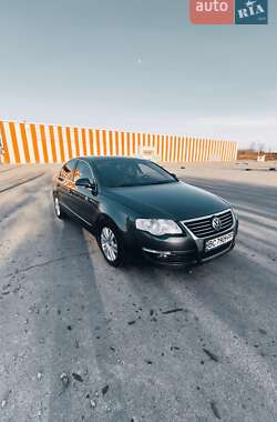 Седан Volkswagen Passat 2010 в Харькове
