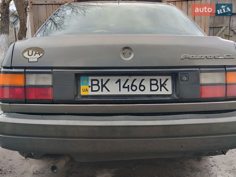 Седан Volkswagen Passat 1989 в Владимирце