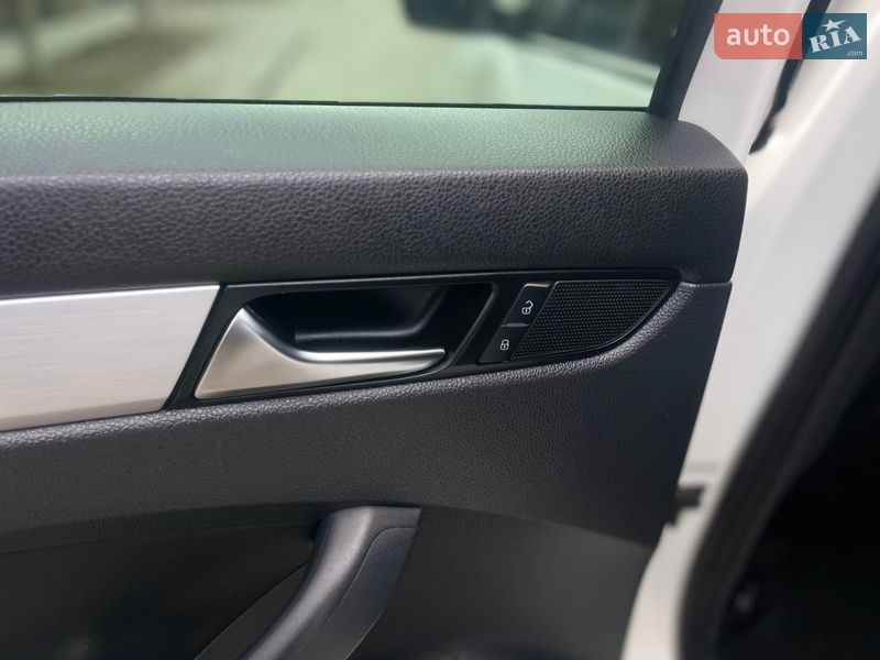 Седан Volkswagen Passat 2013 в Луцке