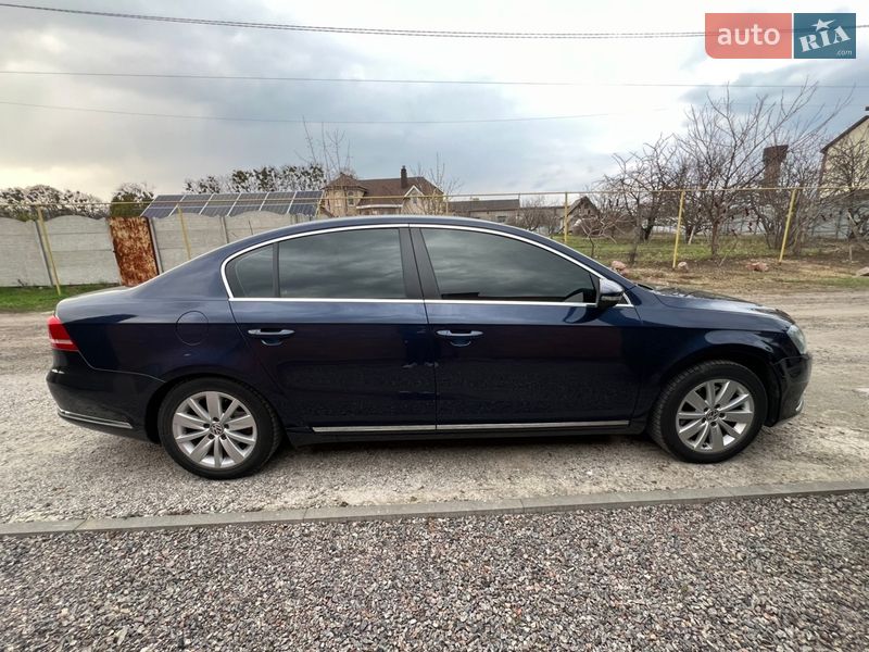 Седан Volkswagen Passat 2012 в Харькове