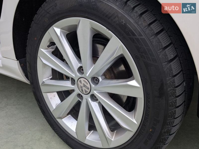 Универсал Volkswagen Passat 2013 в Умани