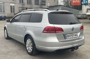 Універсал Volkswagen Passat 2012 в Житомирі