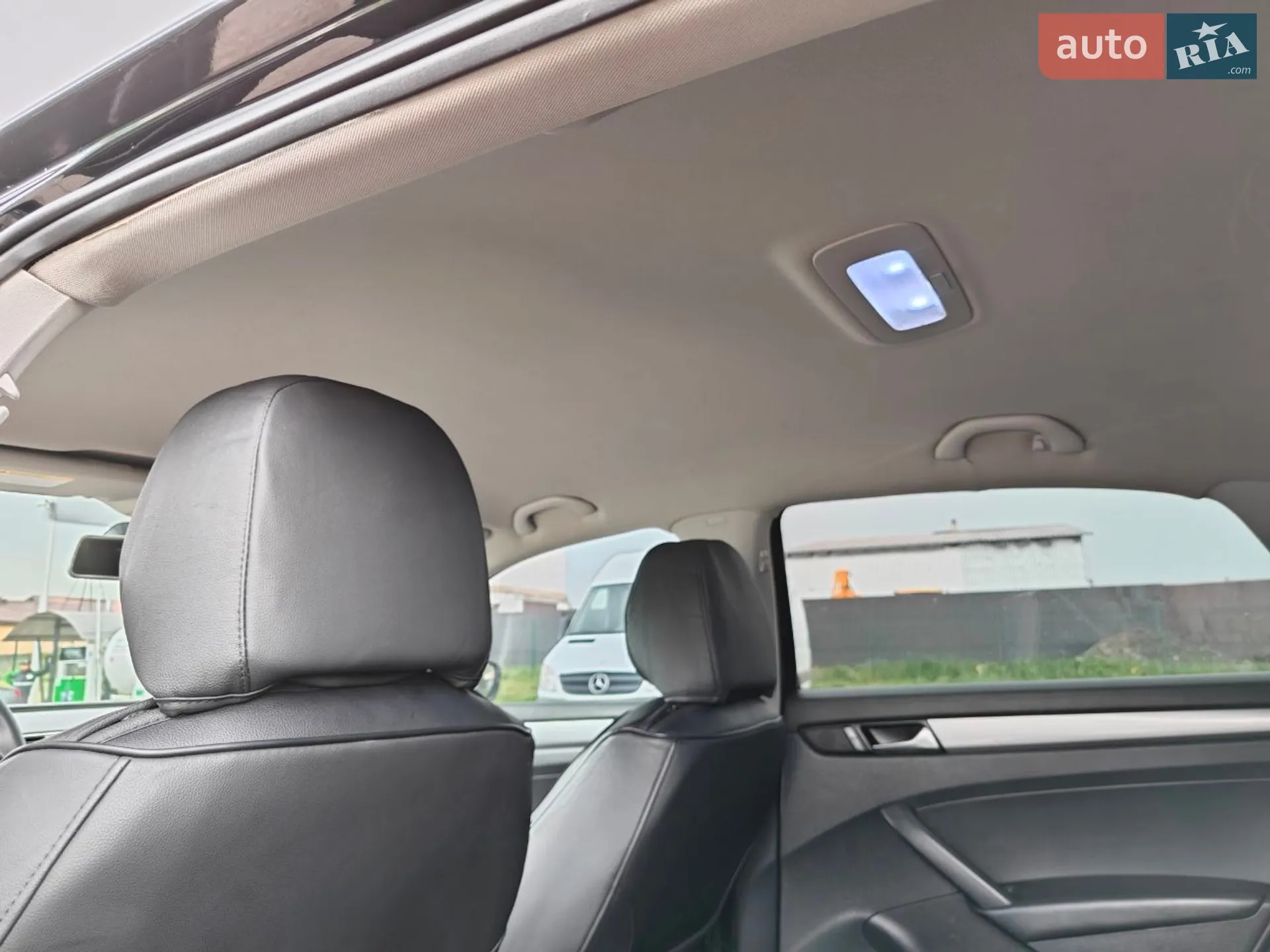 2015 Volkswagen Passat - мініатюра 2