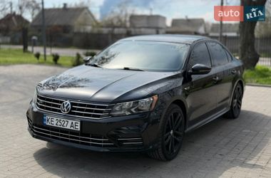 Седан Volkswagen Passat 2016 в Днепре