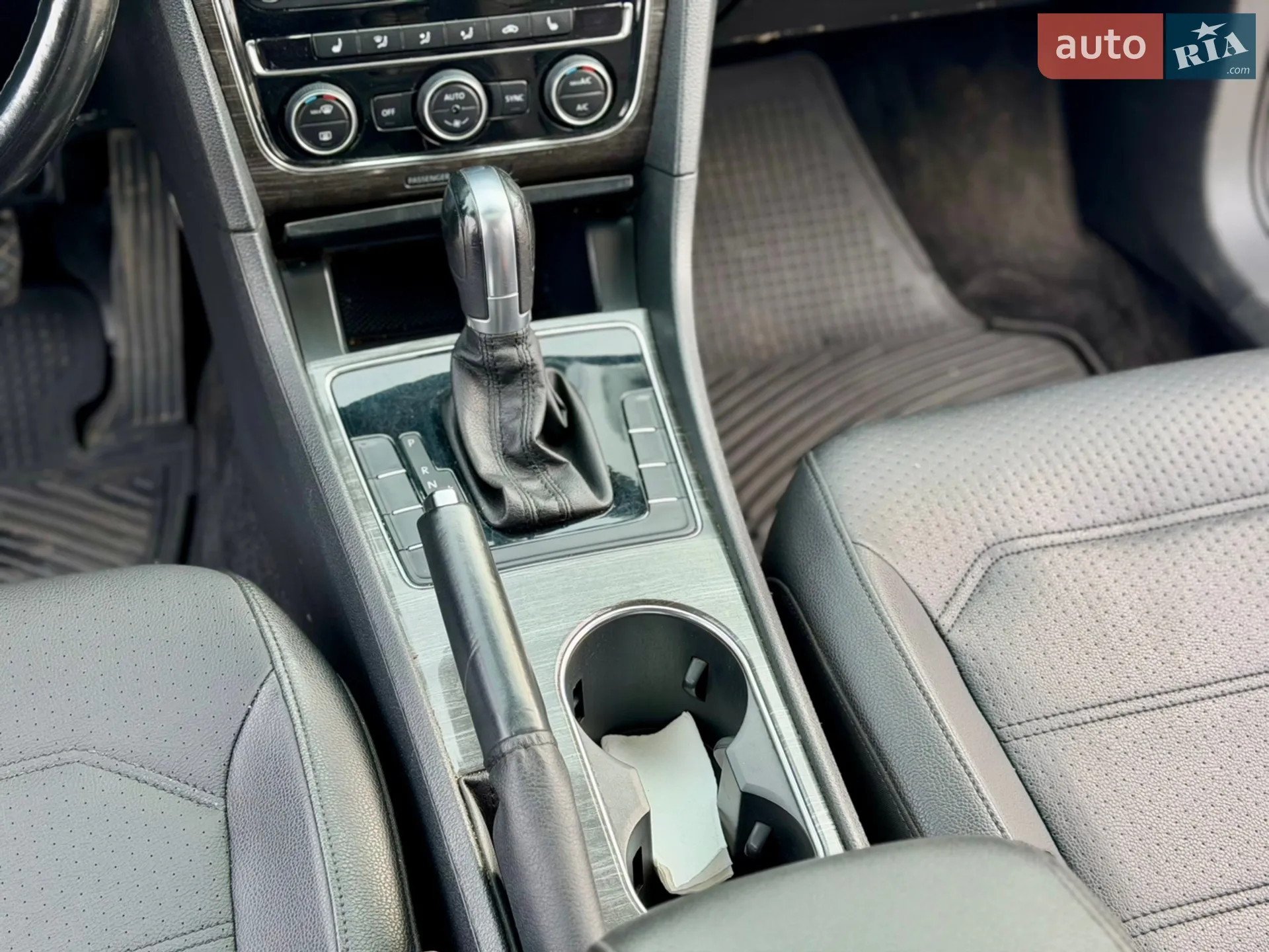 2016 Volkswagen Passat - мініатюра 44