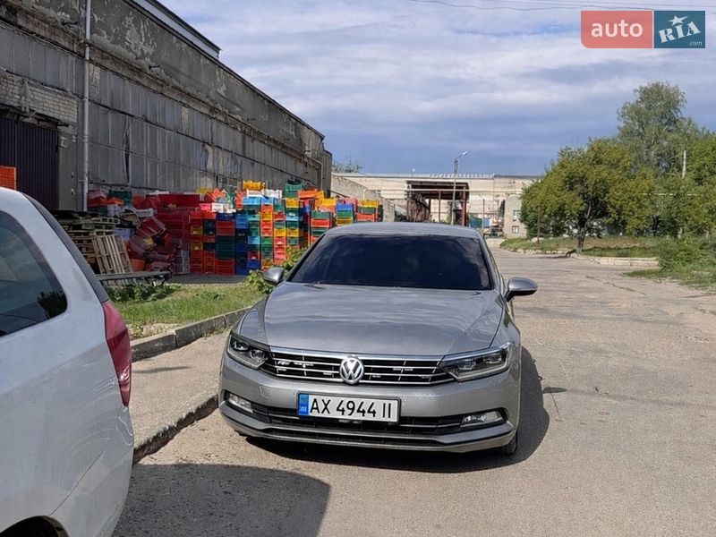 Седан Volkswagen Passat 2015 в Харькове