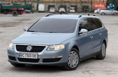 Універсал Volkswagen Passat 2010 в Звягелі