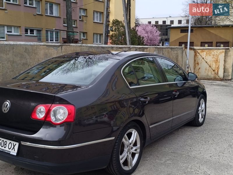 Седан Volkswagen Passat 2005 в Одессе