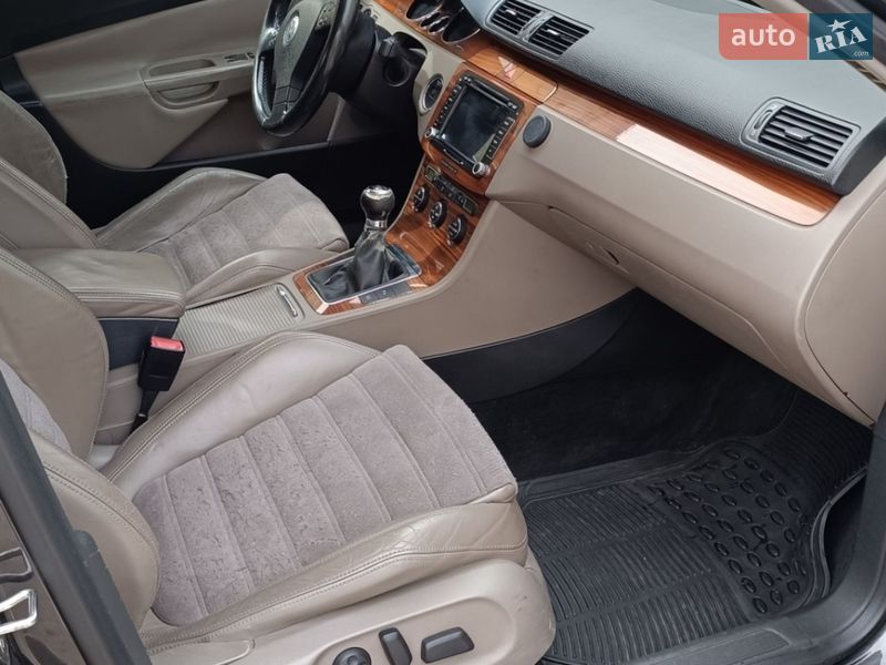 Седан Volkswagen Passat 2005 в Одессе