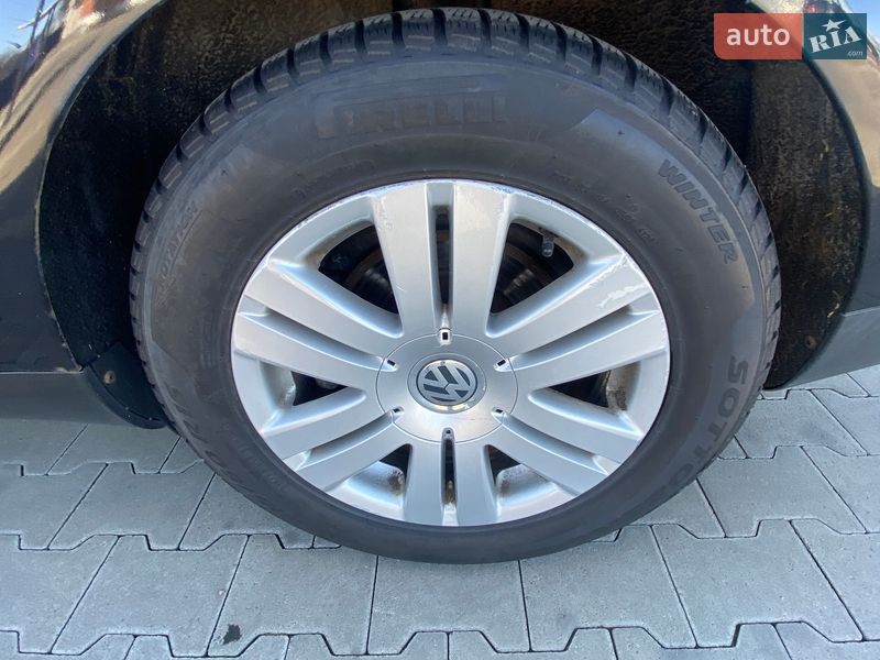 Седан Volkswagen Passat 2009 в Луцке