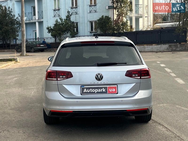 Универсал Volkswagen Passat 2022 в Киеве