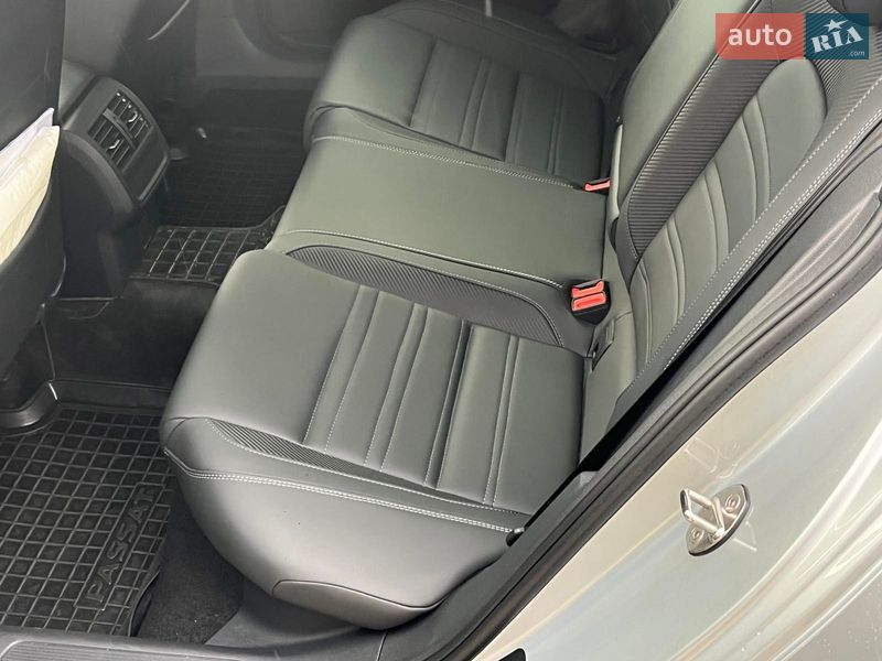 Универсал Volkswagen Passat 2022 в Киеве