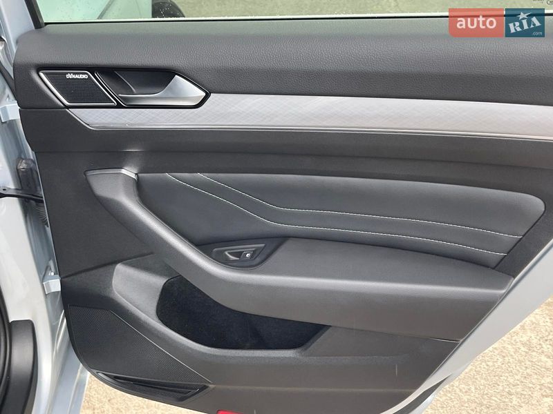 Универсал Volkswagen Passat 2022 в Киеве