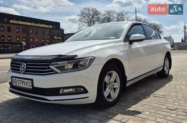 Седан Volkswagen Passat 2016 в Вінниці