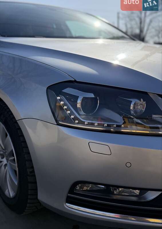 Седан Volkswagen Passat 2011 в Луцке