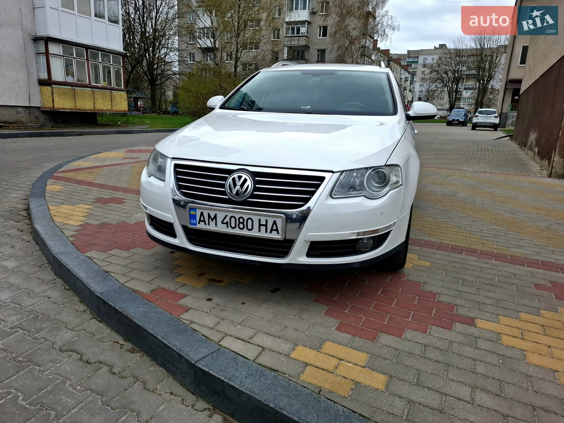 2010 Volkswagen Passat - мініатюра 4